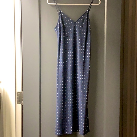 Vince Dresses & Skirts - NWOT Women’s size XS Vince silk dress, navy blue
